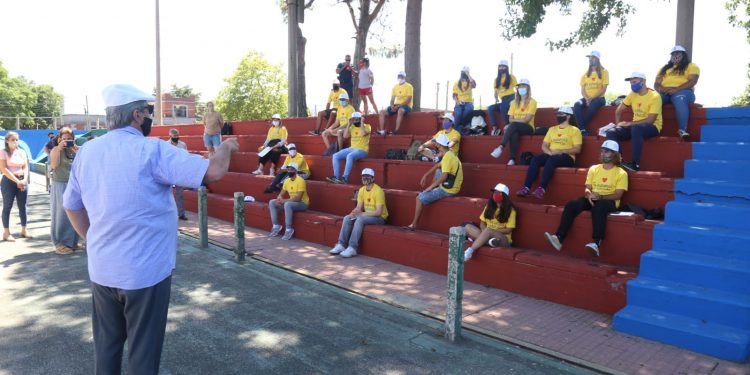 Antía puso en marcha la primera brigada de jóvenes que busca concientizar en las playas desde este fin de semana