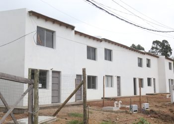 Antía destacó cumplimiento en realojo de viviendas en Pueblo Obrero, dejando atrás el asentamiento de Selva Negra