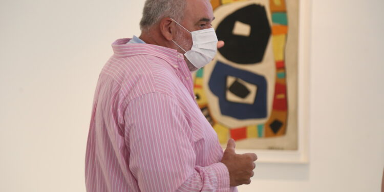 Bajan los casos de COVID-19 a nivel mundial