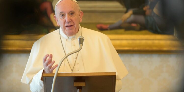 El papa Francisco recibió la segunda dosis de la vacuna de Pfizer contra el coronavirus Covid-19.