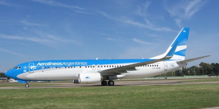 Avión de Aerolíneas Argentinas partió hacia Moscú para traer dosis de la vacuna Sputnik V