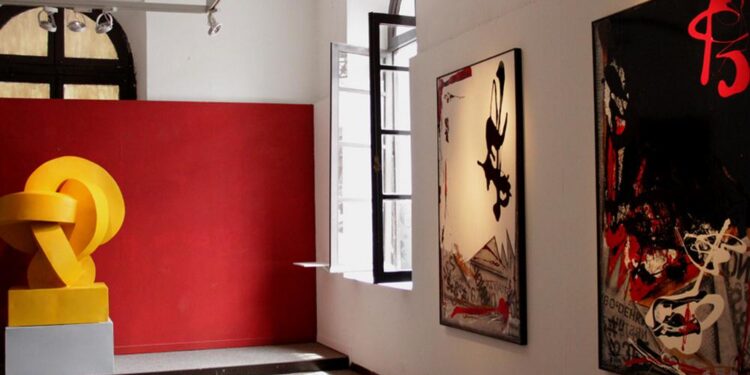 Instalaciones de la Casa de la Cultura de Maldonado se enaltecen con una muestra plástica colectiva