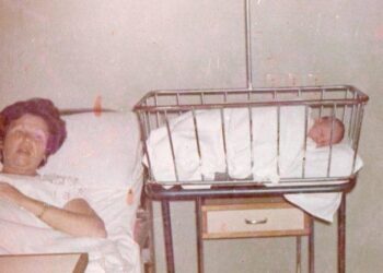 Esta foto cumple 53 años, ¿quién es el bebé?