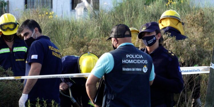 Operativo policial en San Carlos, hallan restos humanos