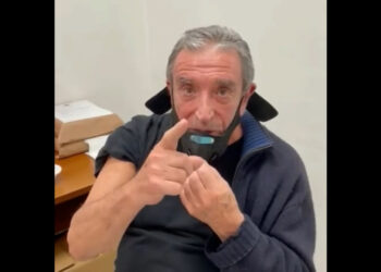 Cacho de la Cruz mandó un mensaje para los que no se quieren vacunar