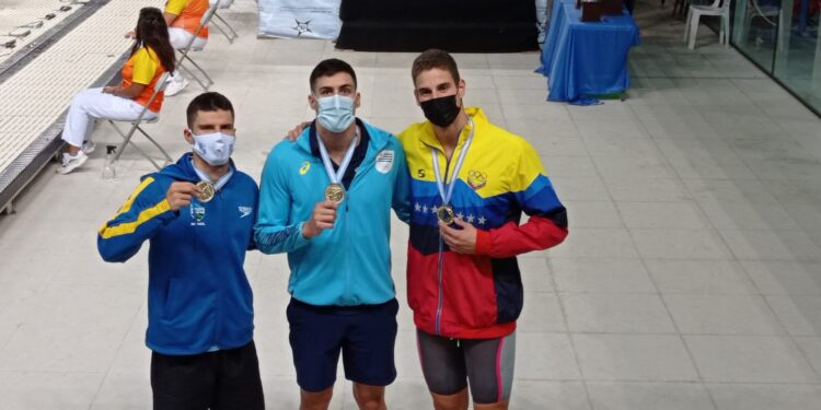 Enzo Martínez ganó en los 50 metros libres en el Sudamericano de Deportes Acuáticos