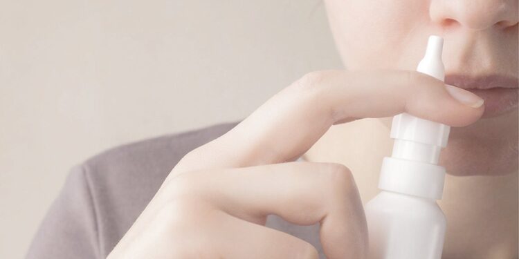 Israel produce spray nasal que elimina 99,9% del virus