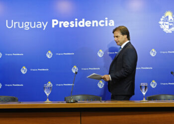 Lacalle en el momento más difícil de la pandemia y con varios frentes abiertos anunciará nuevas medidas