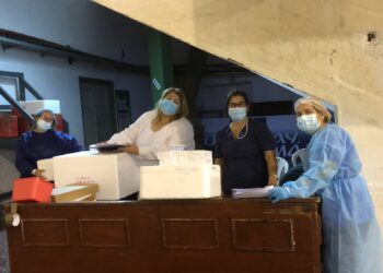 Unión Médica de Maldonado colabora con la vacunación ante bajas de funcionarios