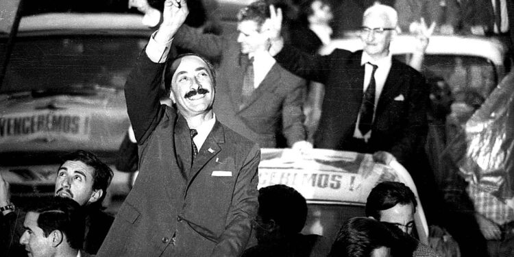Frente Amplio celebra 50 años de su primer gran acto