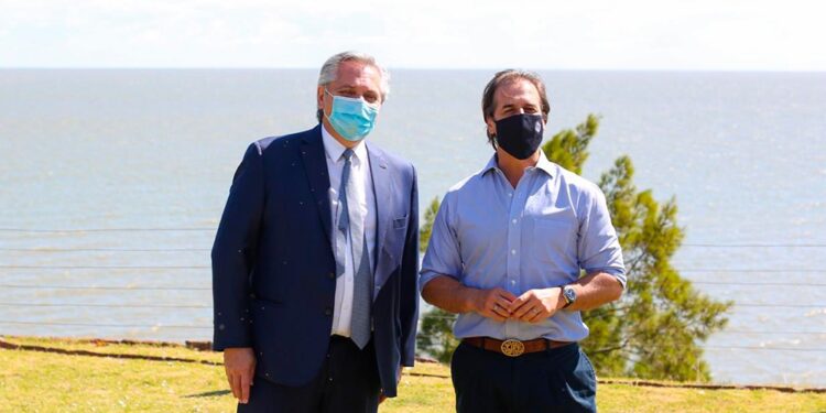 Alberto Fernández cruzó a Lacalle cuando este dijo que Mercosur no puede ser un lastre
