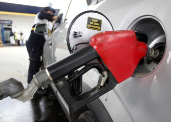 Venta de combustible en Punta del Este bajó 30%