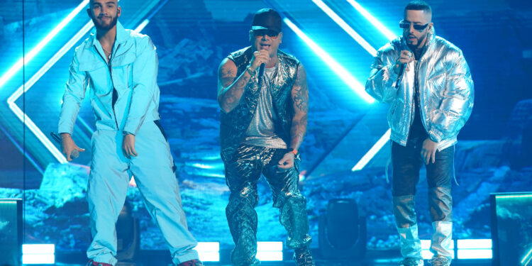 Latin AMA’s 2021: la noche de Bad Bunny y Karol G
