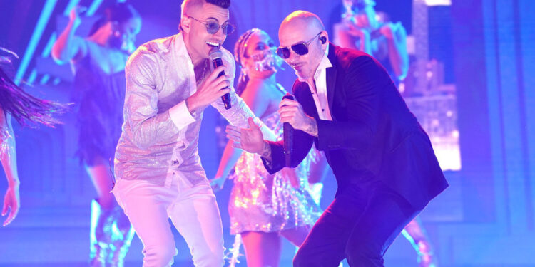 Latin AMA’s 2021: la noche de Bad Bunny y Karol G