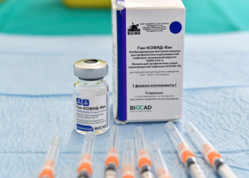 Putin afirma que la vacuna rusa Sputnik V es eficaz contra todas las variantes del coronavirus