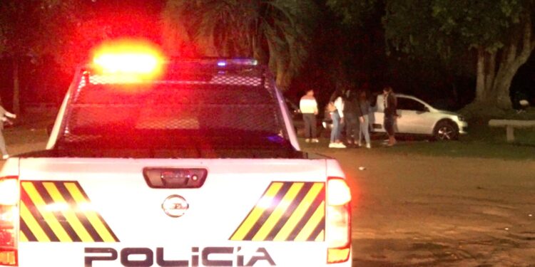 Policía dispersa aglomeración de más de 400 personas