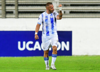 Cerro Largo amargó otra vez a Peñarol con un gol de Borges en la hora
