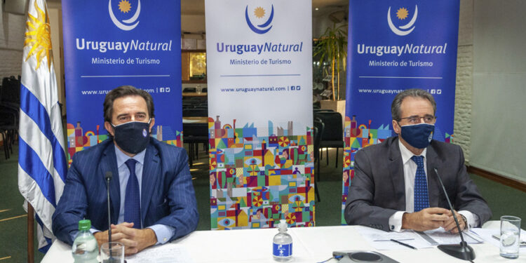 Ministerio de Turismo avanza en concreción de Pasaporte Sanitario