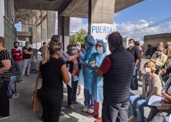 Reagenda de fechas a usuarios generó tensión en vacunatorio de Minas