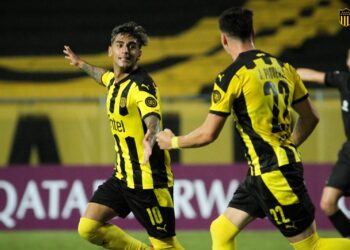 Peñarol hizo 5 goles en un torneo de Conmebol después de 21 años