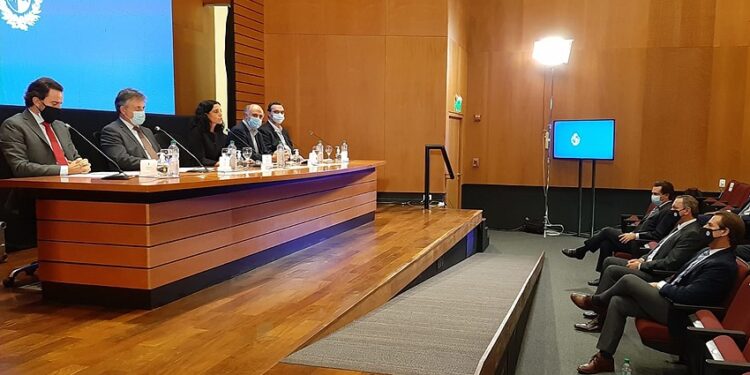 Anuncian 900 millones de dólares para sectores más afectados por la pandemia