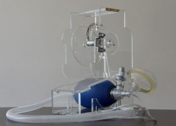 Covid: Arabia Saudita donó respiradores a Uruguay y material médico