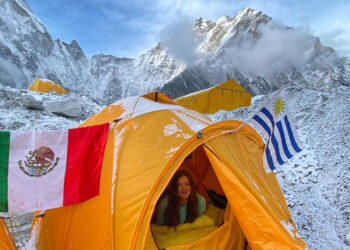 Uruguaya se prepara para subir el Everest