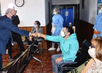 Suman dos nuevos vacunatorios; Batallón Florida y  Grupo de Artillería 1