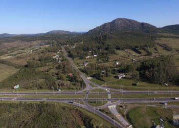 ¿Qué obra se realiza en Interbalnearia y ruta 37?