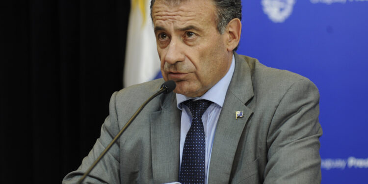 Estudio de efectividad sobre vacunas que suministra Uruguay; son clave en reducción de mortalidad por COVID