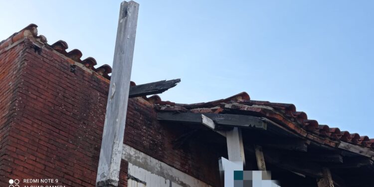 Denuncian peligro de derrumbe en plena Península