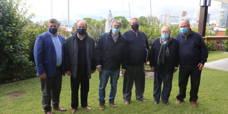 IDM, MTOP, ANP y Municipio de Punta del Este, acuerdan plan maestro para el puerto