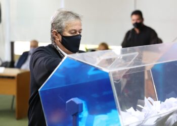 Intendente Antía encabeza sorteo de Jornales solidarios