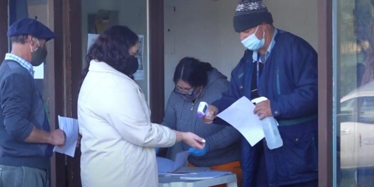 Vacunación Pueblo a Pueblo; Alcalde San Román destaca comienzo en los Talas. Hoy siguen por Pueblo Edén