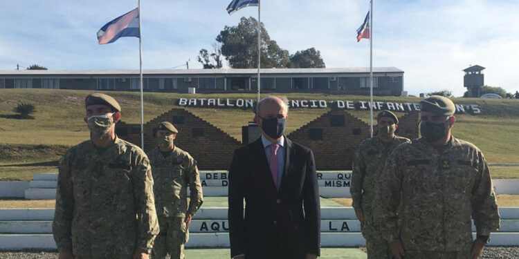 Fuerzas Armadas están dispuestas a distribuir vacunas en localidades del interior profundo