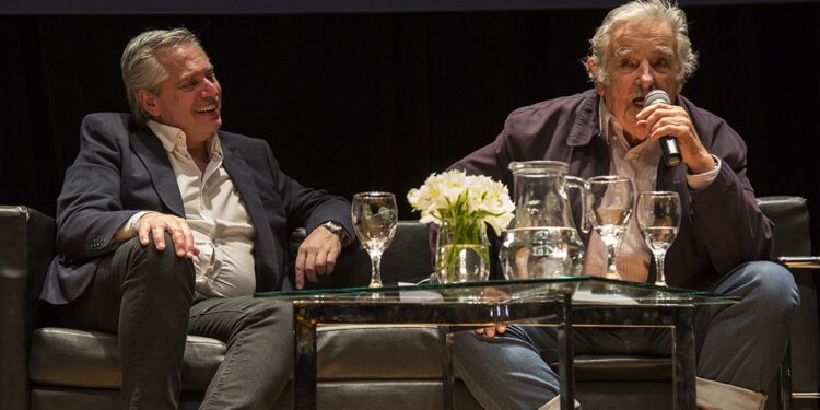 En Argentina el Gobierno de Fernández estudia aplicar modelo del “asado del Pepe”