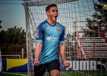 El «Depor» se hizo fuerte en el Complejo Rentistas y Cerro Largo sufrió a Arezzo