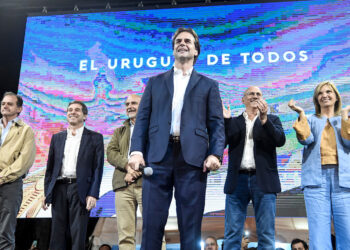 Lacalle anuncia solución en materia de asentamientos luego de reclamo de sus socios en el Gobierno