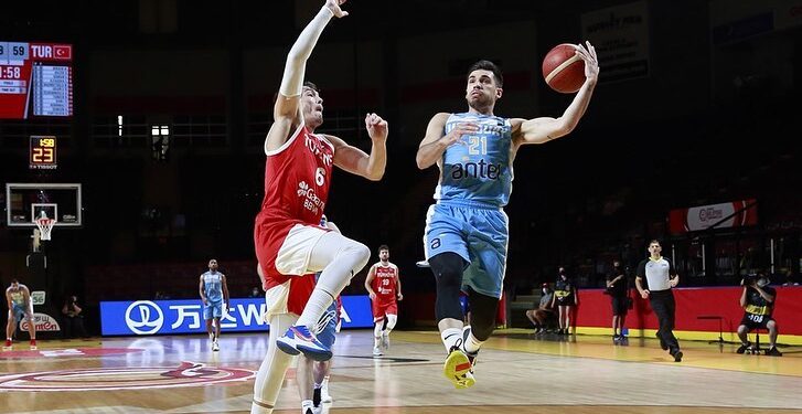 Uruguay le jugó de igual a igual a una potencia del basket mundial
