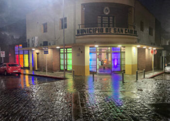 Municipio de San Carlos se ilumina con los colores de la diversidad