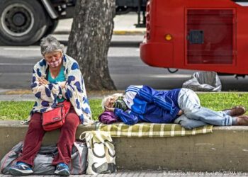 Refuerzan asistencia económica para alimentación en 13 departamentos