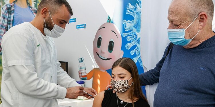 Menores entre 17 y 12 ya reciben mensaje con día y hora para vacunarse; será escalonada la inoculación