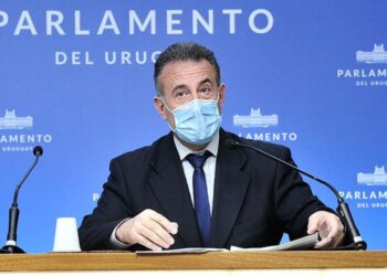 Salinas anunció que se retoman las consultas médicas presenciales y las cirugías programadas