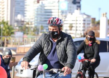 Carballal impulsa nuevas ciclovías y busca fomentar puntuales cierres de la rambla, del puerto en adelante, para cambiar la matriz de la movilidad