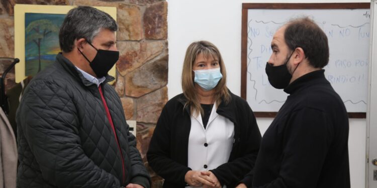 Municipio de Punta del Este impulsa capacitación de jóvenes con adicciones, transformándola en ayuda solidaria para merenderos