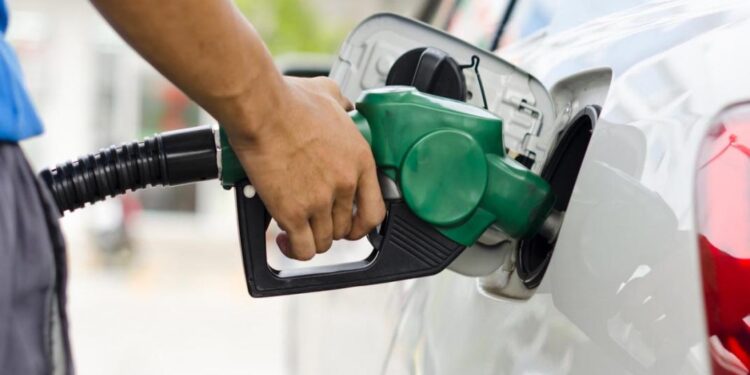 Rigen desde hoy nuevos valores en el precio de los combustibles; 12% más