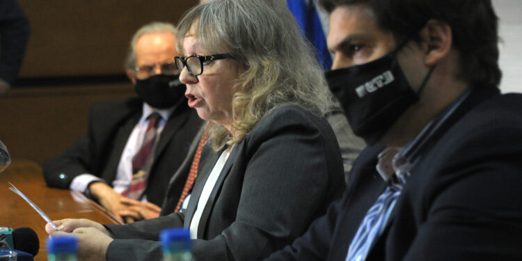 Regasificadora implicó pérdida de 213 millones de dólares al Estado Uruguayo