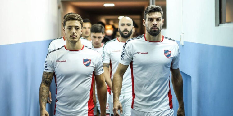 Con sendos triunfos, Rocha y Atenas se acercan a posiciones de ascenso