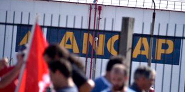 Sindicatos de ANCAP resolvieron exigir al gobierno suspender medidas hasta el referéndum