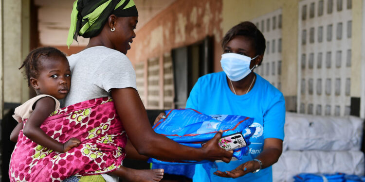 Variante Delta impulsa ola de COVID-19 sin precedentes en África, y aumenta hospitalizaciones en Europa